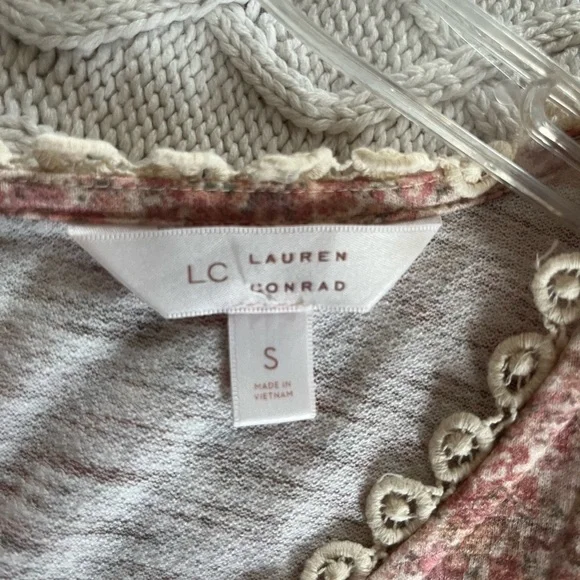 Lauren Conrad Floral Tank with Embroidery Detail Women’s Size Small - Picture 9 of 12